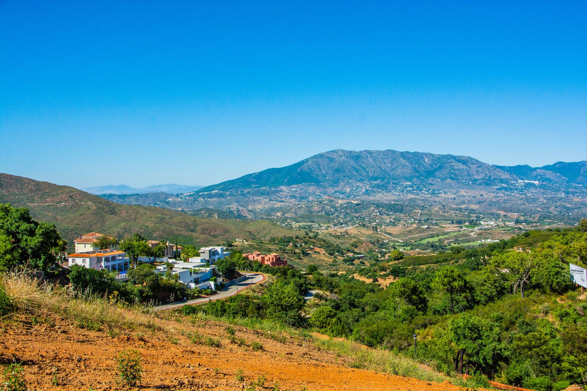 4 Bed, 4 Bath, HouseFor Sale, La Mairena, Malaga