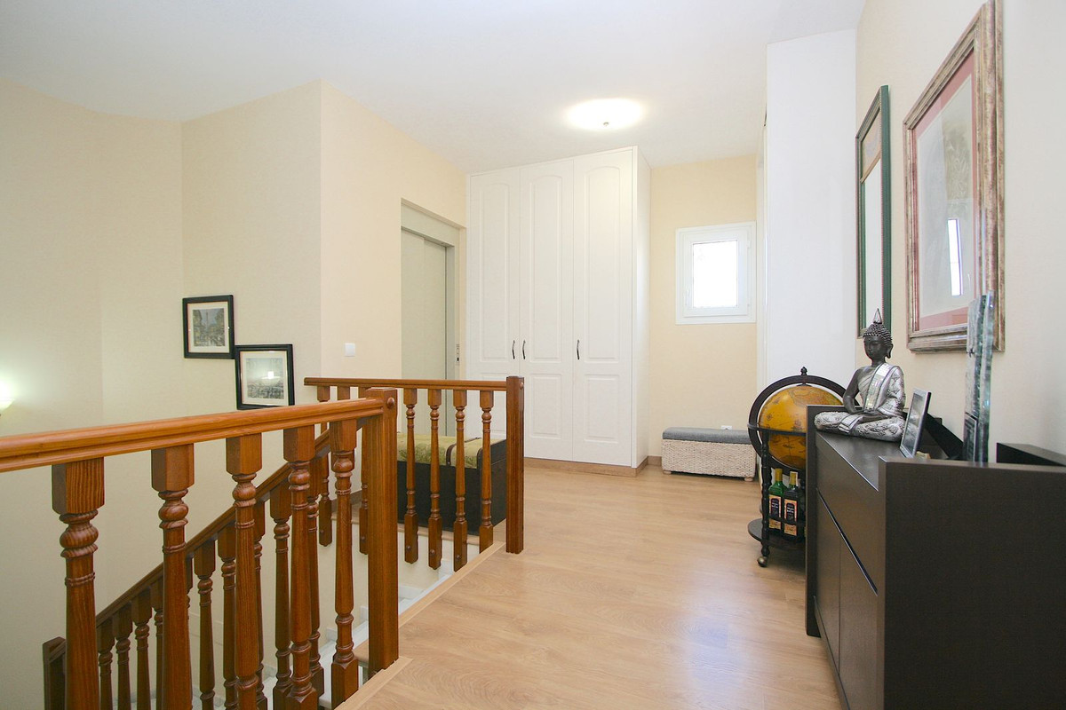 4 Bed, 3 Bath, HouseFor Sale, Fuengirola, Malaga