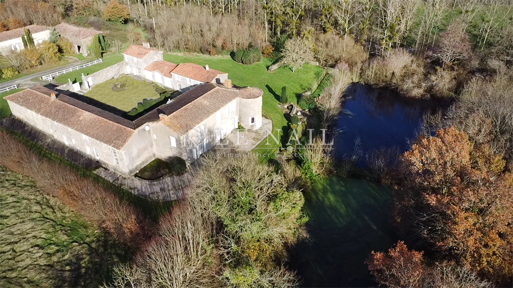8 Bed, HouseFor Sale, La Roche-sur-Yon, La Roche-sur-Yon