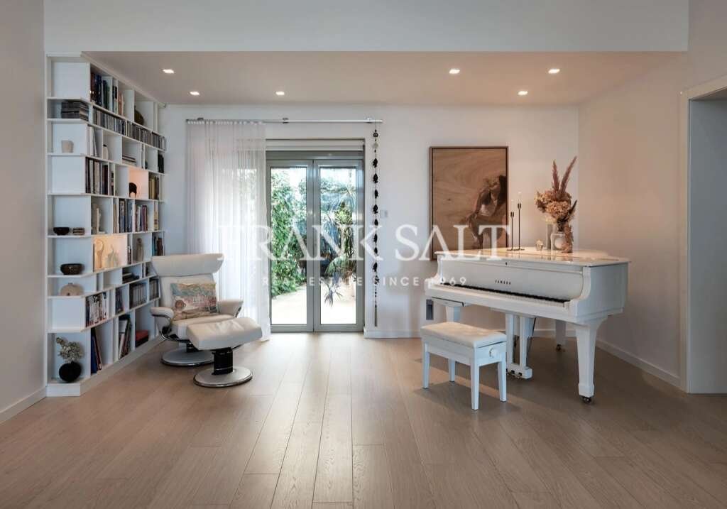 4 Bed, ApartmentFor Sale, Tigne Point, Malta