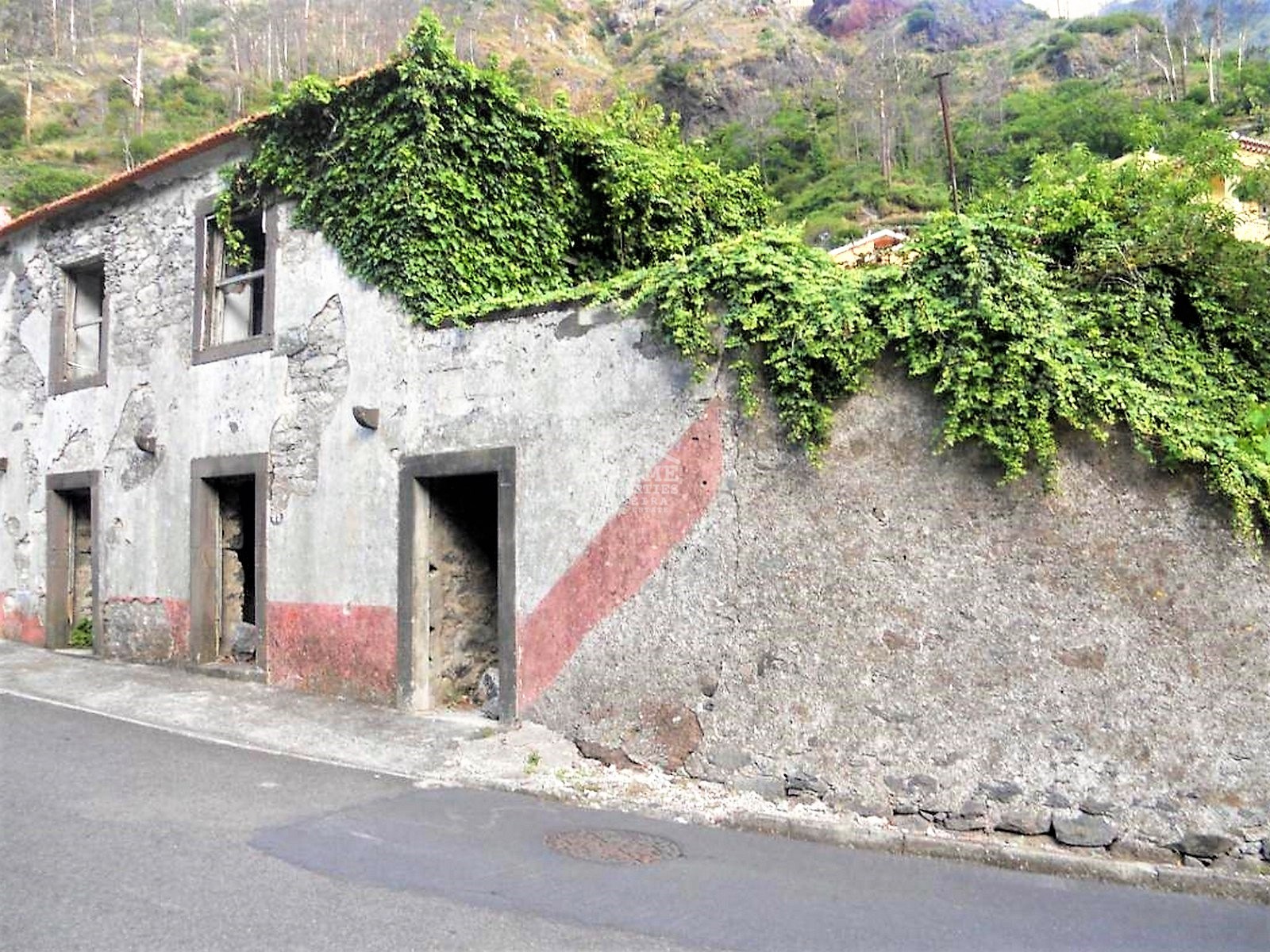 3 Bed, 1 Bath, HouseFor Sale, Ribeira Brava, Ilha da Madeira