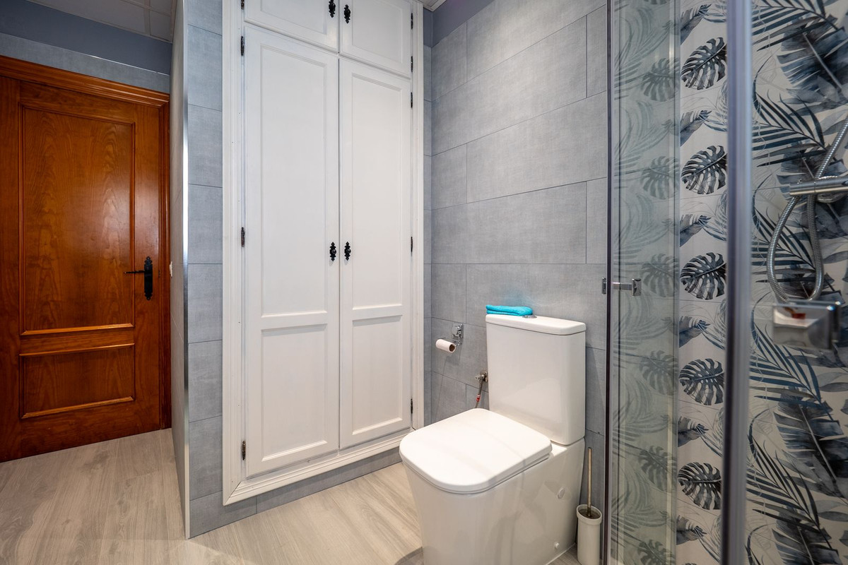 Alhaurin el Grande, Malaga, 5 Bedrooms Bedrooms, ,3 BathroomsBathrooms,For Sale,R5048269