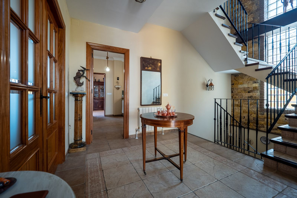 Alhaurin el Grande, Malaga, 5 Bedrooms Bedrooms, ,3 BathroomsBathrooms,For Sale,R5048269
