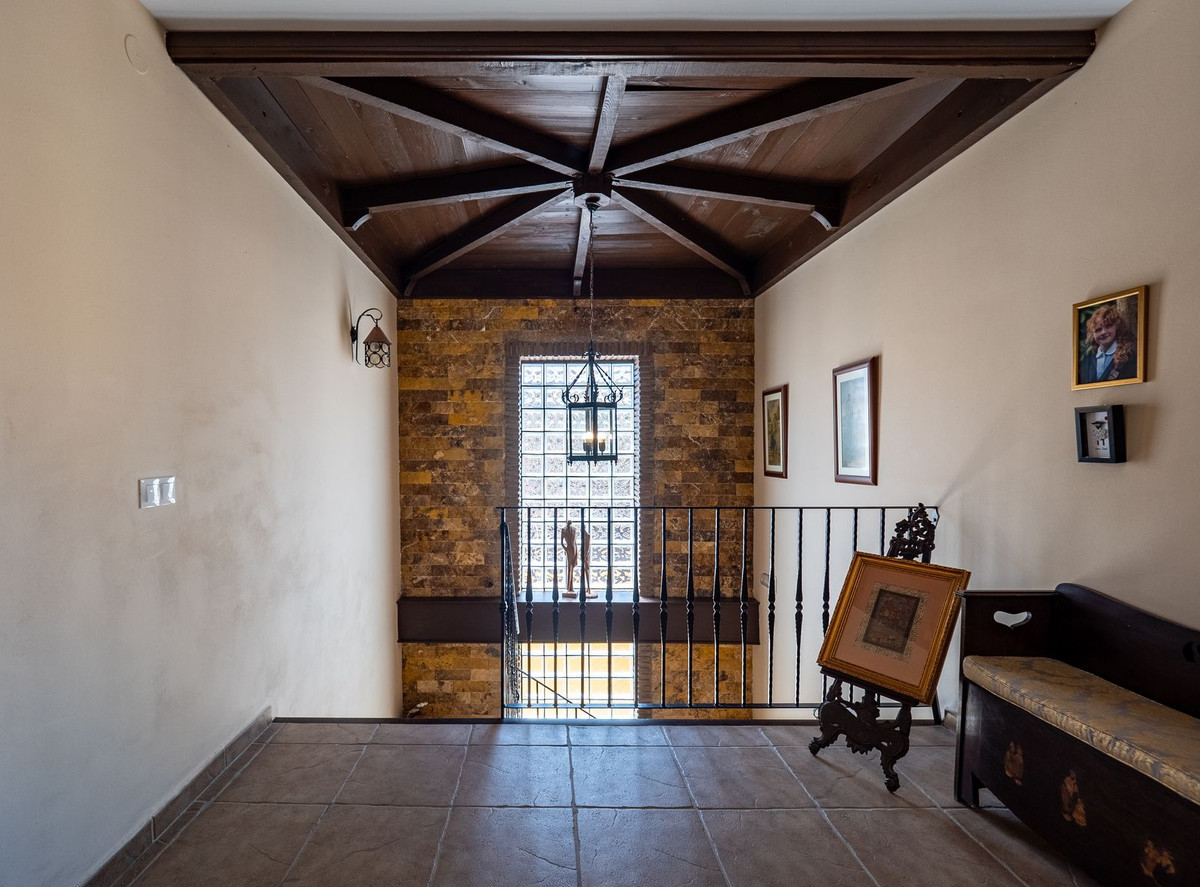 Alhaurin el Grande, Malaga, 5 Bedrooms Bedrooms, ,3 BathroomsBathrooms,For Sale,R5048269