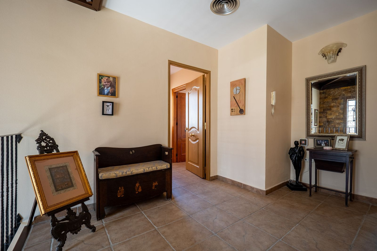 Alhaurin el Grande, Malaga, 5 Bedrooms Bedrooms, ,3 BathroomsBathrooms,For Sale,R5048269