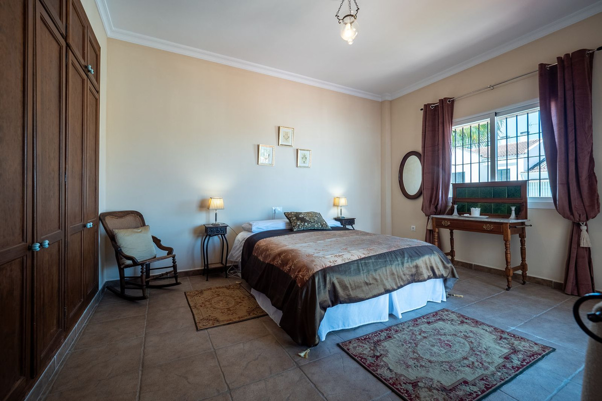 Alhaurin el Grande, Malaga, 5 Bedrooms Bedrooms, ,3 BathroomsBathrooms,For Sale,R5048269
