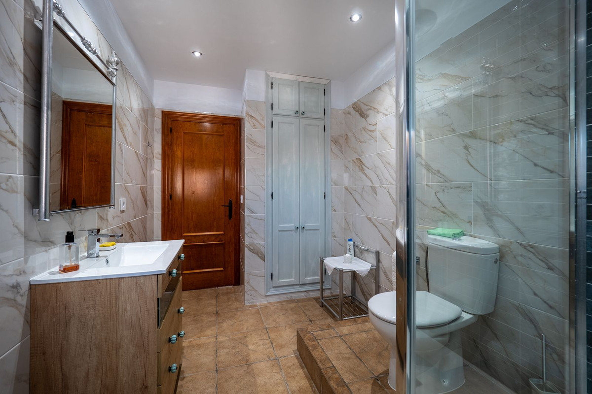 Alhaurin el Grande, Malaga, 5 Bedrooms Bedrooms, ,3 BathroomsBathrooms,For Sale,R5048269