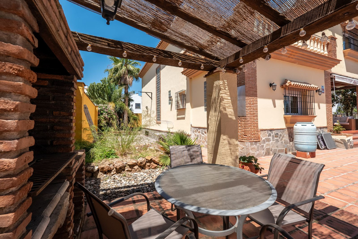 Alhaurin el Grande, Malaga, 5 Bedrooms Bedrooms, ,3 BathroomsBathrooms,For Sale,R5048269