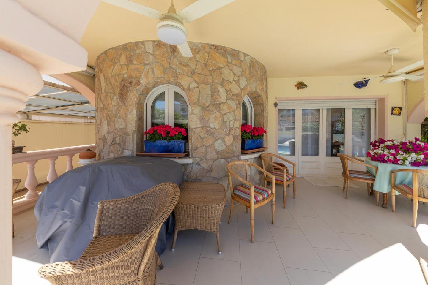 4 Bed, 2 Bath, HouseFor Sale, Empuriabrava, Girona, 17487 4 Bed, 2 Bath, HouseFor Sale, Empuriabrava, Girona, 17487