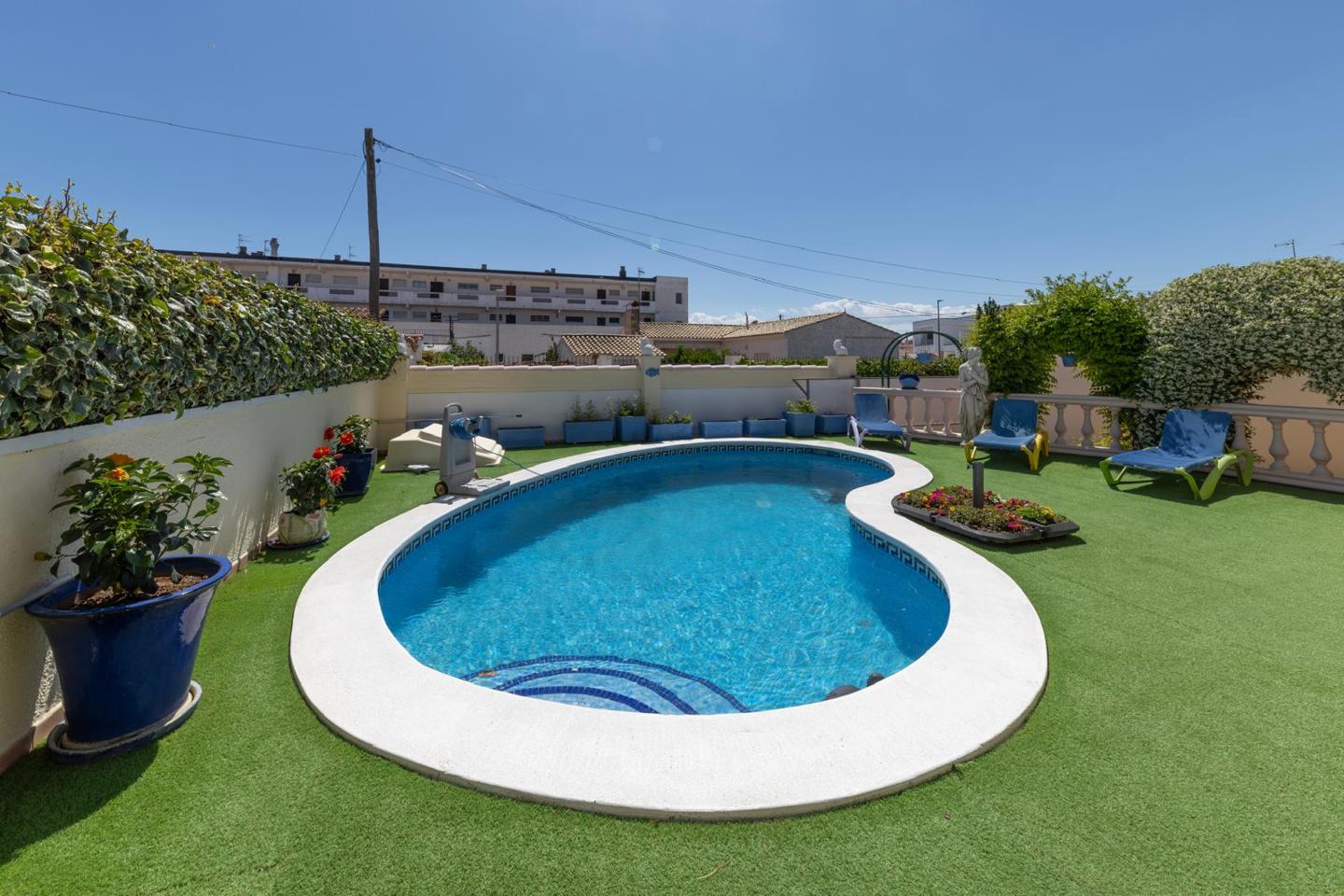 4 Bed, 2 Bath, HouseFor Sale, Empuriabrava, Girona, 17487 4 Bed, 2 Bath, HouseFor Sale, Empuriabrava, Girona, 17487