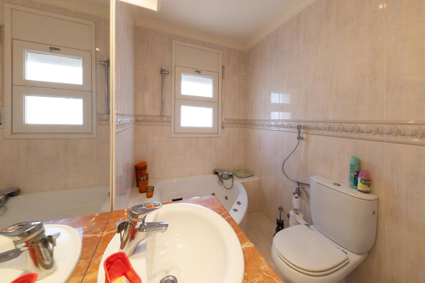 4 Bed, 2 Bath, HouseFor Sale, Empuriabrava, Girona, 17487 4 Bed, 2 Bath, HouseFor Sale, Empuriabrava, Girona, 17487