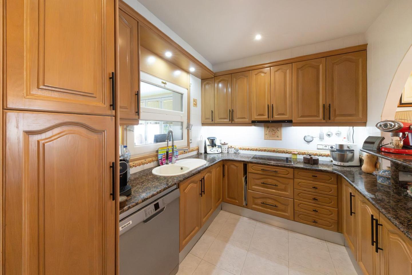 4 Bed, 2 Bath, HouseFor Sale, Empuriabrava, Girona, 17487 4 Bed, 2 Bath, HouseFor Sale, Empuriabrava, Girona, 17487