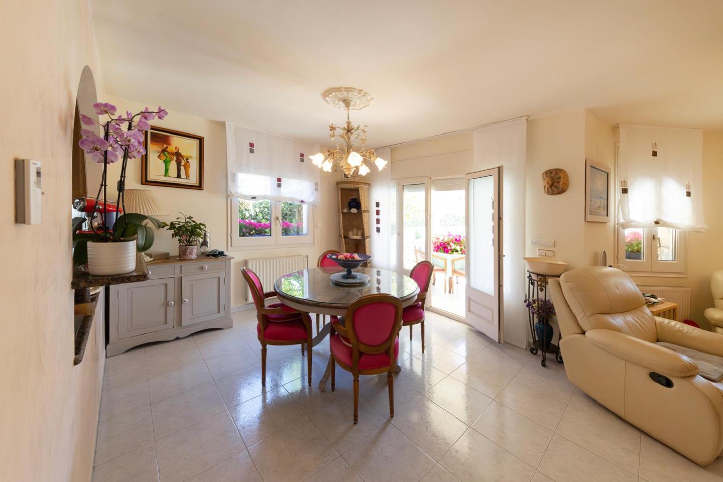 4 Bed, 2 Bath, HouseFor Sale, Empuriabrava, Girona, 17487 4 Bed, 2 Bath, HouseFor Sale, Empuriabrava, Girona, 17487