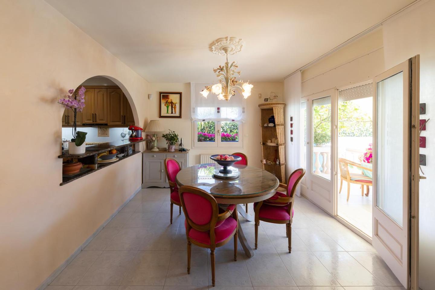 4 Bed, 2 Bath, HouseFor Sale, Empuriabrava, Girona, 17487 4 Bed, 2 Bath, HouseFor Sale, Empuriabrava, Girona, 17487