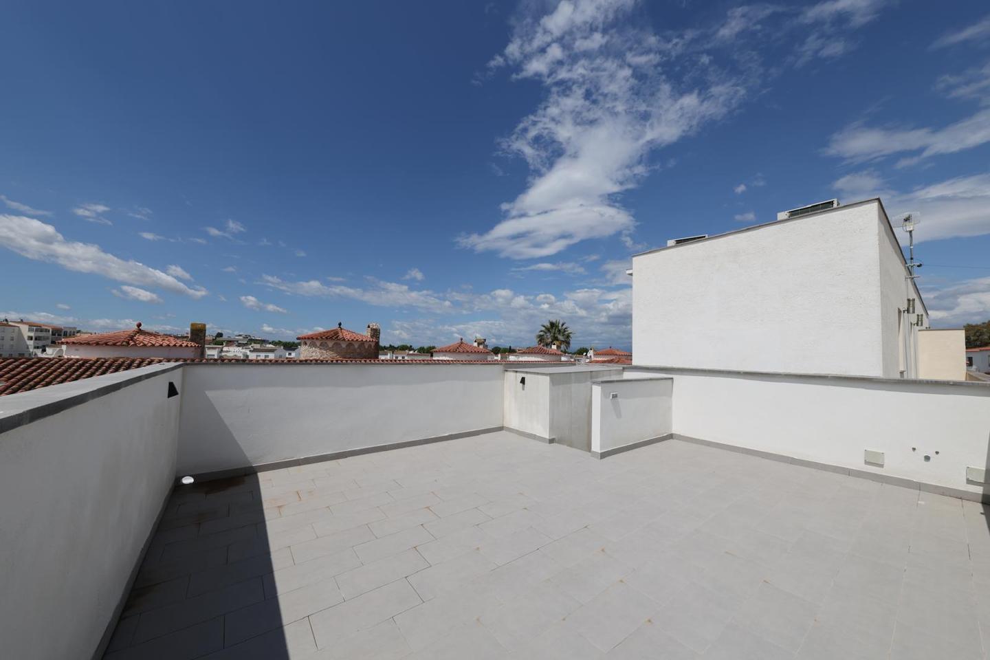 2 Bed, 2 Bath, HouseFor Sale, Empuriabrava, Girona, 17487
