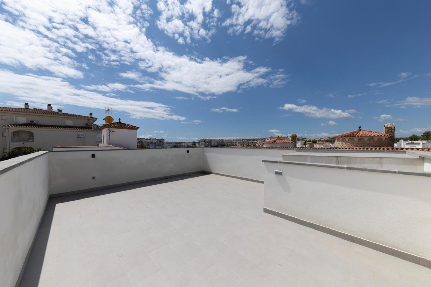 2 Bed, 2 Bath, HouseFor Sale, Empuriabrava, Girona, 17487