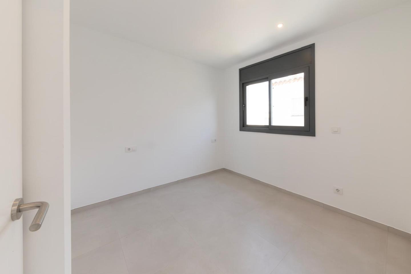 2 Bed, 2 Bath, HouseFor Sale, Empuriabrava, Girona, 17487