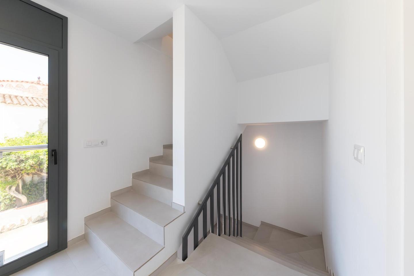 2 Bed, 2 Bath, HouseFor Sale, Empuriabrava, Girona, 17487