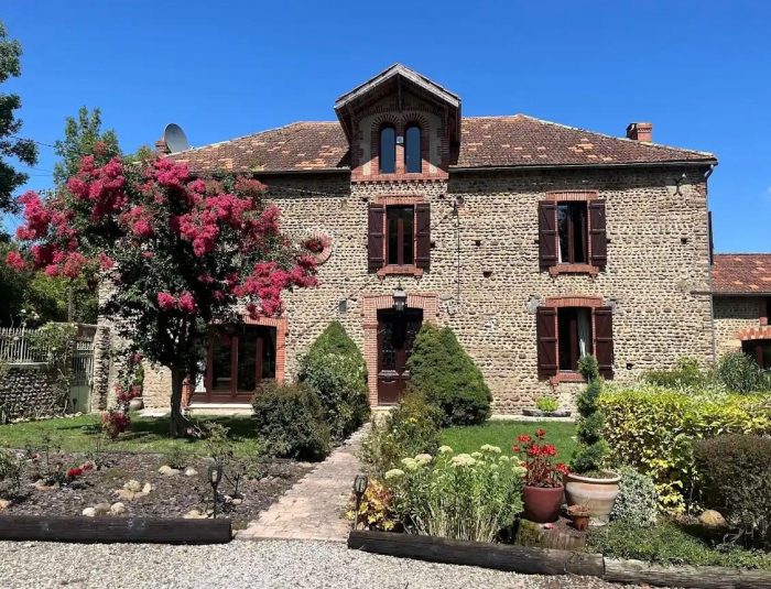 6 Bed, 4 Bath, HouseFor Sale, Vic-en-Bigorre, Hautes-Pyrenees, Midi-Pyrenees, 65500