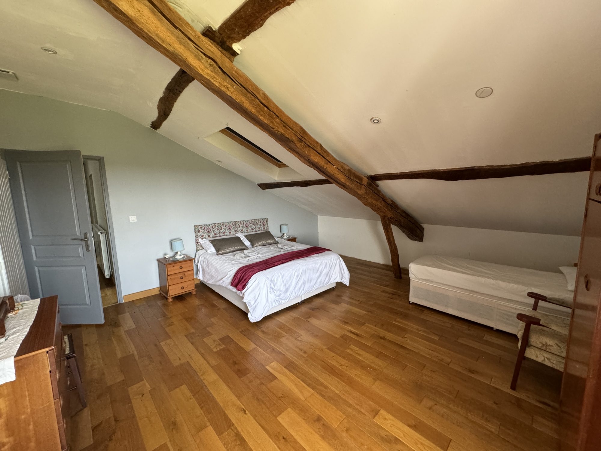 6 Bed, 1 Bath, HouseFor Sale, Boulogne-sur-Gesse, Haute-Garonne, Midi-Pyrenees, 31350