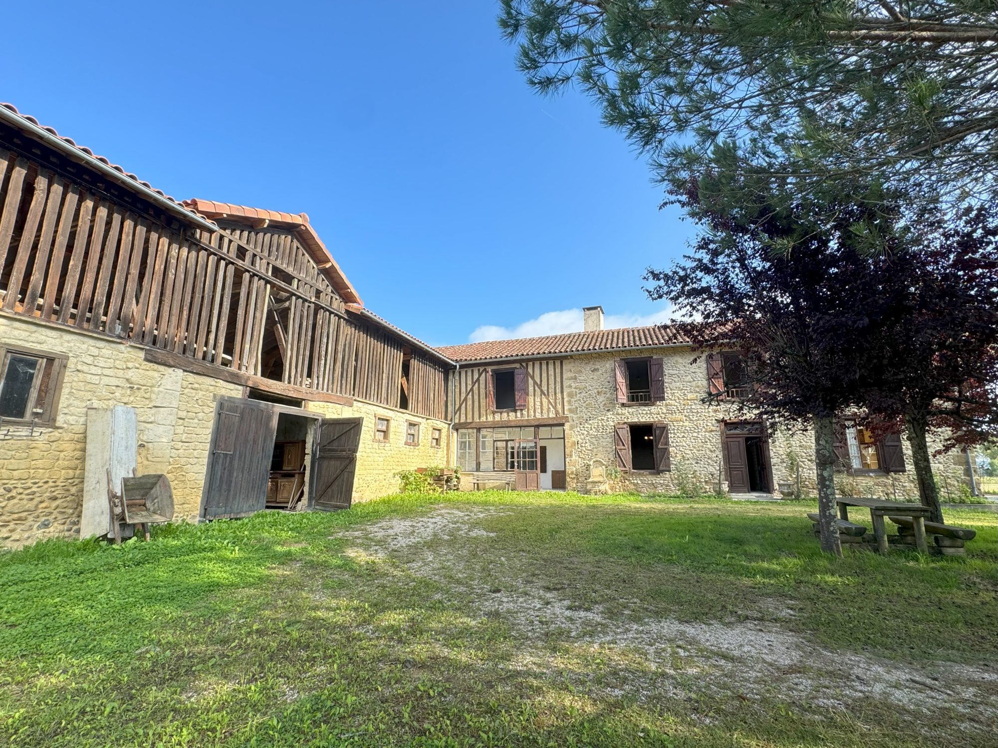 3 Bed, 1 Bath, HouseFor Sale, Castelnau-Magnoac, Hautes-Pyrenees, Midi-Pyrenees, 65230