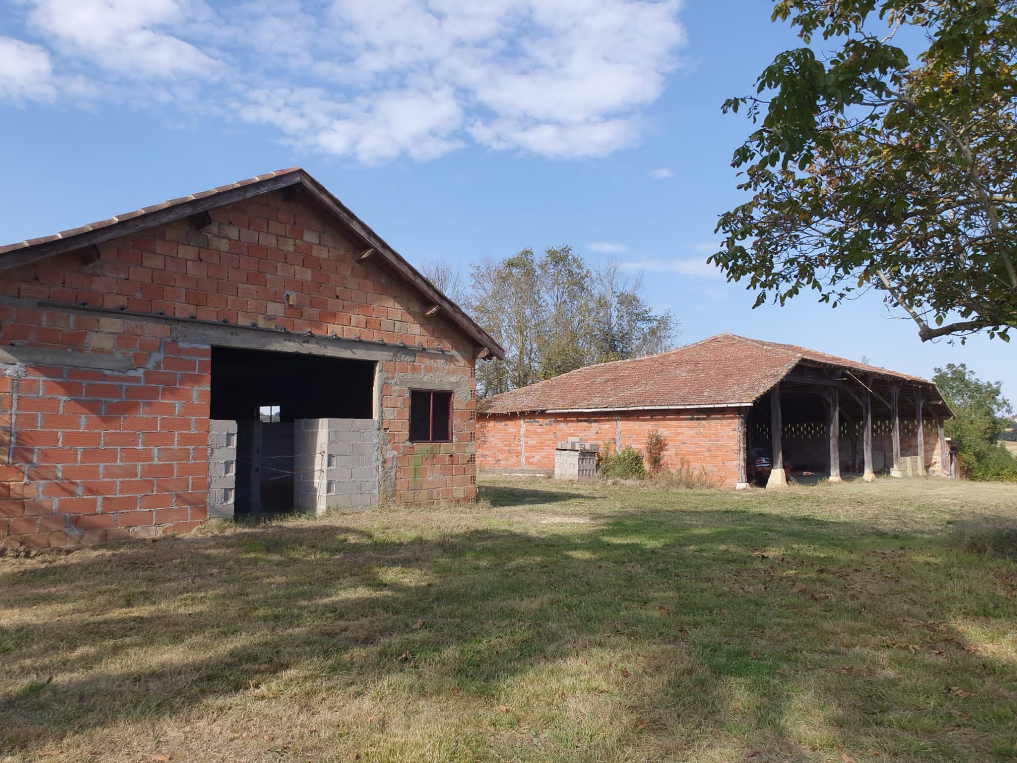 6 Bed, 2 Bath, HouseFor Sale, Auch, Gers, Midi-Pyrenees, 32000