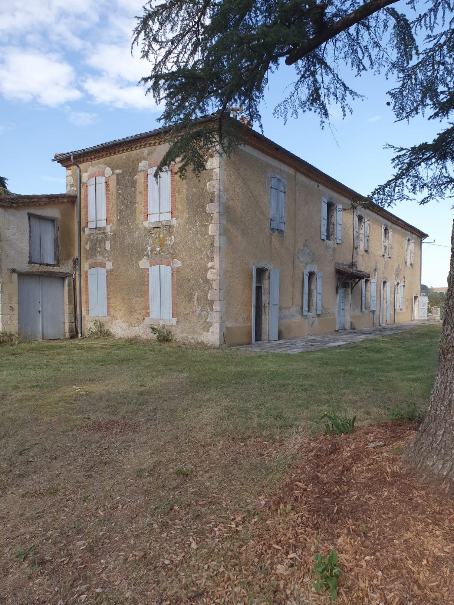 6 Bed, 2 Bath, HouseFor Sale, Auch, Gers, Midi-Pyrenees, 32000