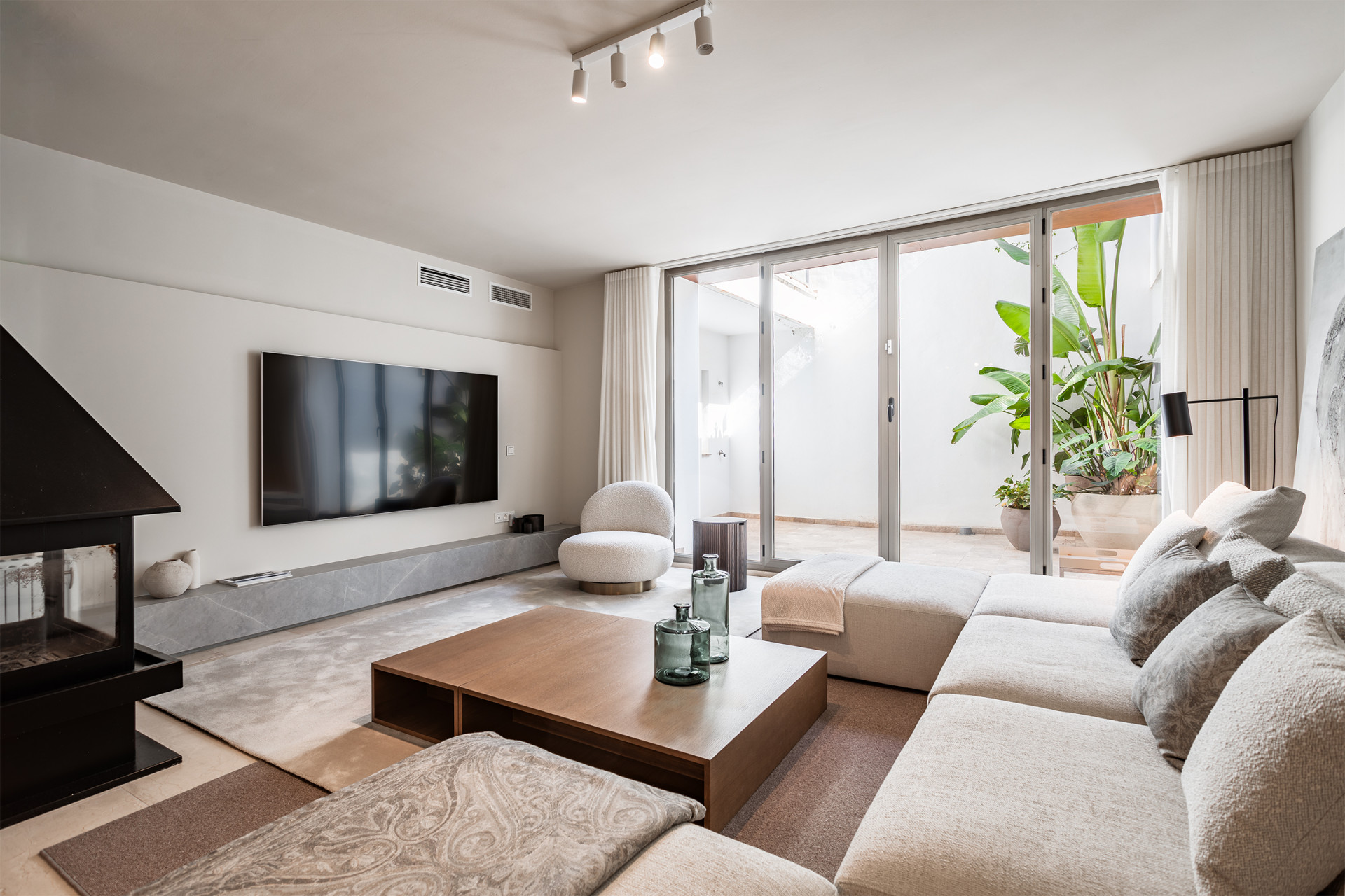 4 Bed, 3 Bath, HouseFor Sale, Benahavis, Malaga