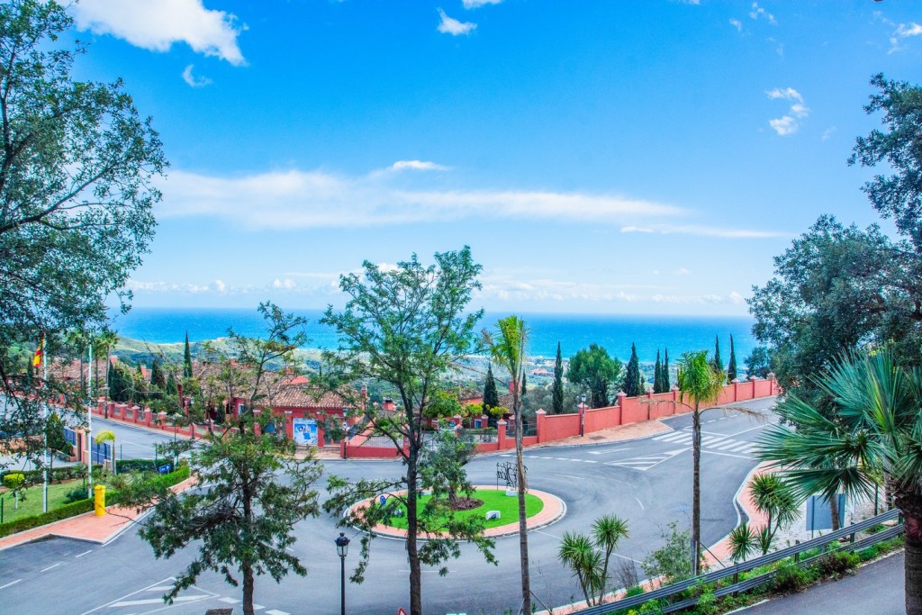 3 Bed, 3 Bath, ApartmentFor Sale, Ojén, Malaga