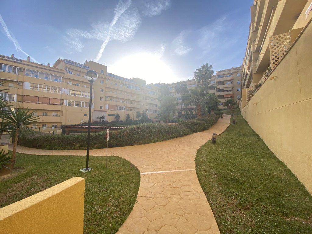 2 Bed, 2 Bath, ApartmentFor Sale, Fuengirola, Malaga