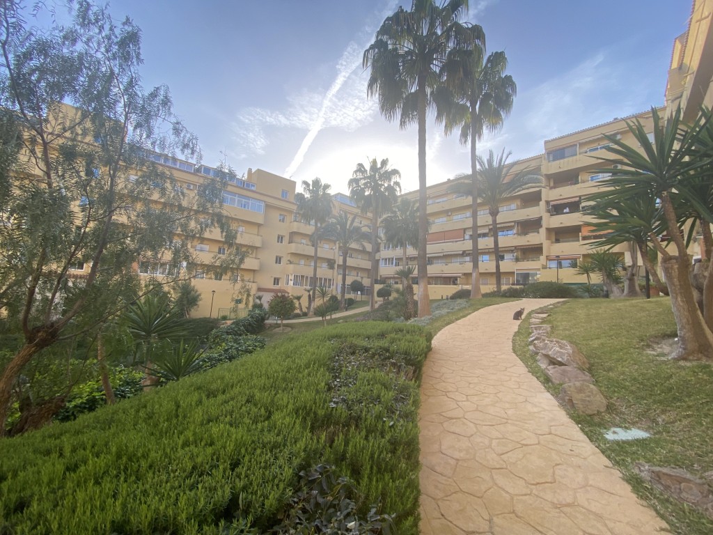 2 Bed, 2 Bath, ApartmentFor Sale, Fuengirola, Malaga