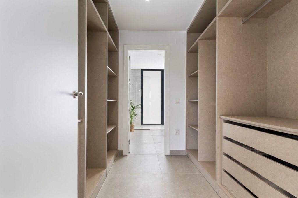 6 Bed, 5 Bath, HouseFor Sale, New Golden Mile, Malaga