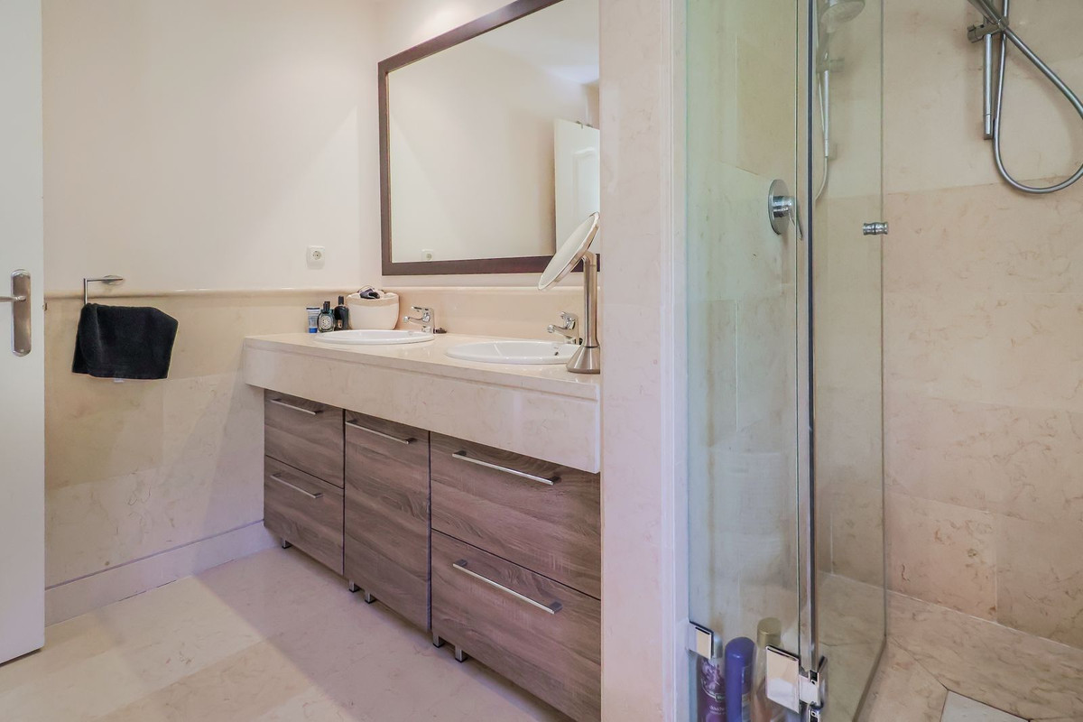 2 Bed, 2 Bath, ApartmentFor Sale, Benahavis, Malaga