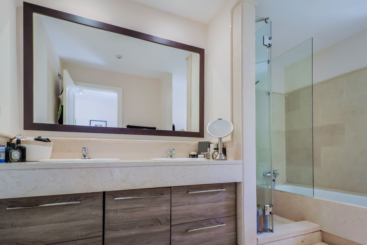 2 Bed, 2 Bath, ApartmentFor Sale, Benahavis, Malaga