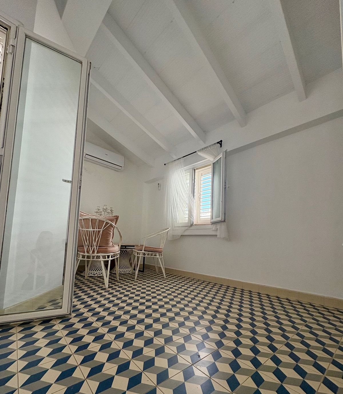 2 Bed, 1 Bath, HouseFor Sale, Estepona, Malaga