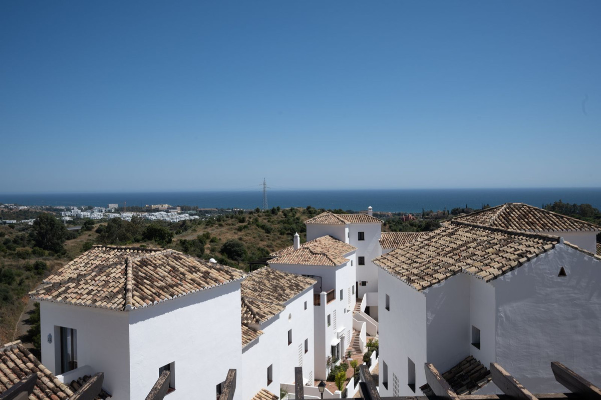 3 Bed, 3 Bath, ApartmentFor Sale, Los Monteros, Malaga