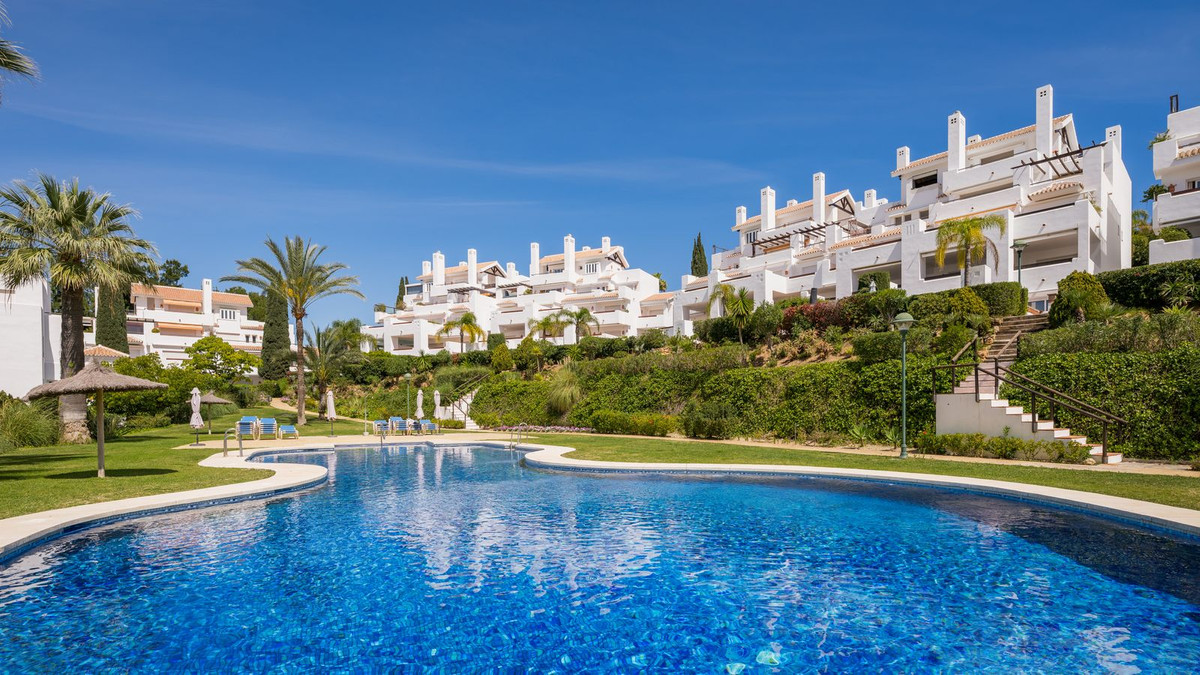 3 Bed, 2 Bath, ApartmentFor Sale, Los Monteros, Malaga
