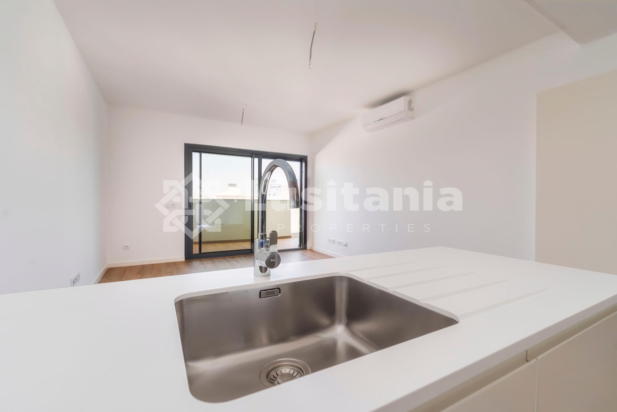 1 Bed, 1 Bath, ApartmentFor Sale, Faro, Faro, 8005-138