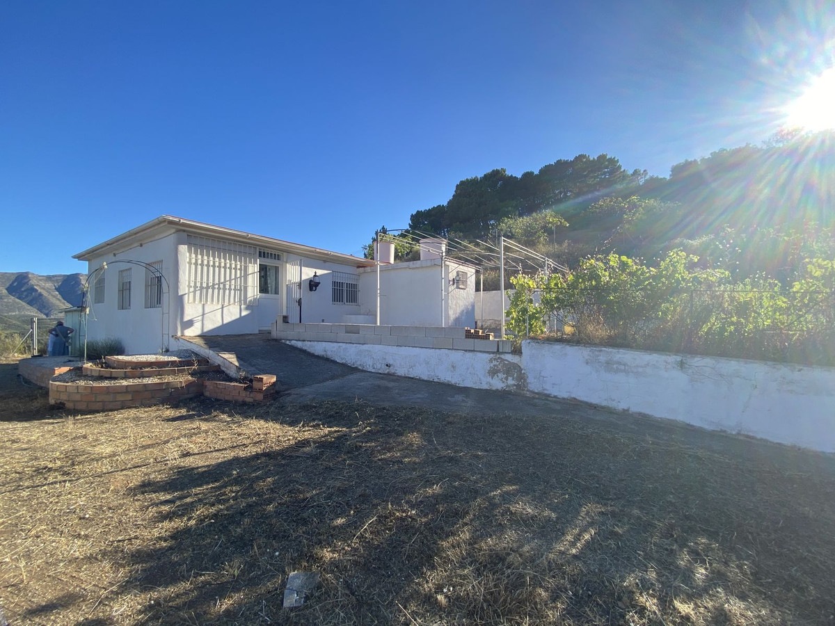 2 Bed, 1 Bath, HouseFor Sale, Monda, Malaga