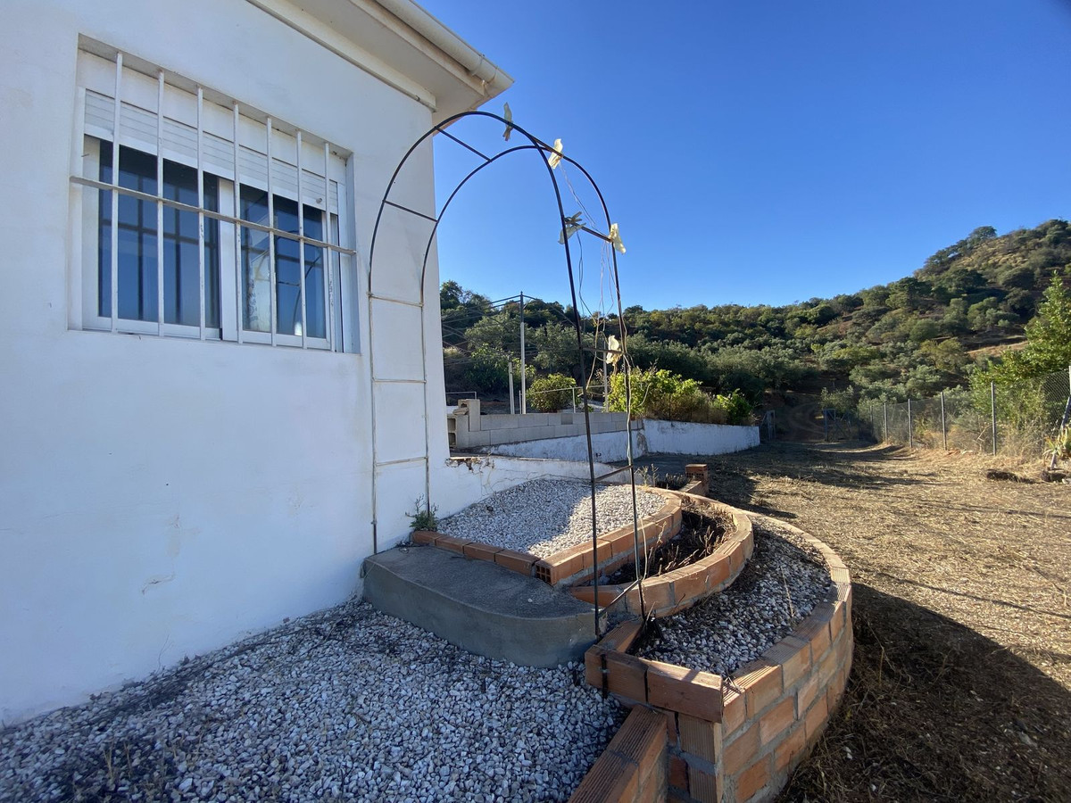 2 Bed, 1 Bath, HouseFor Sale, Monda, Malaga