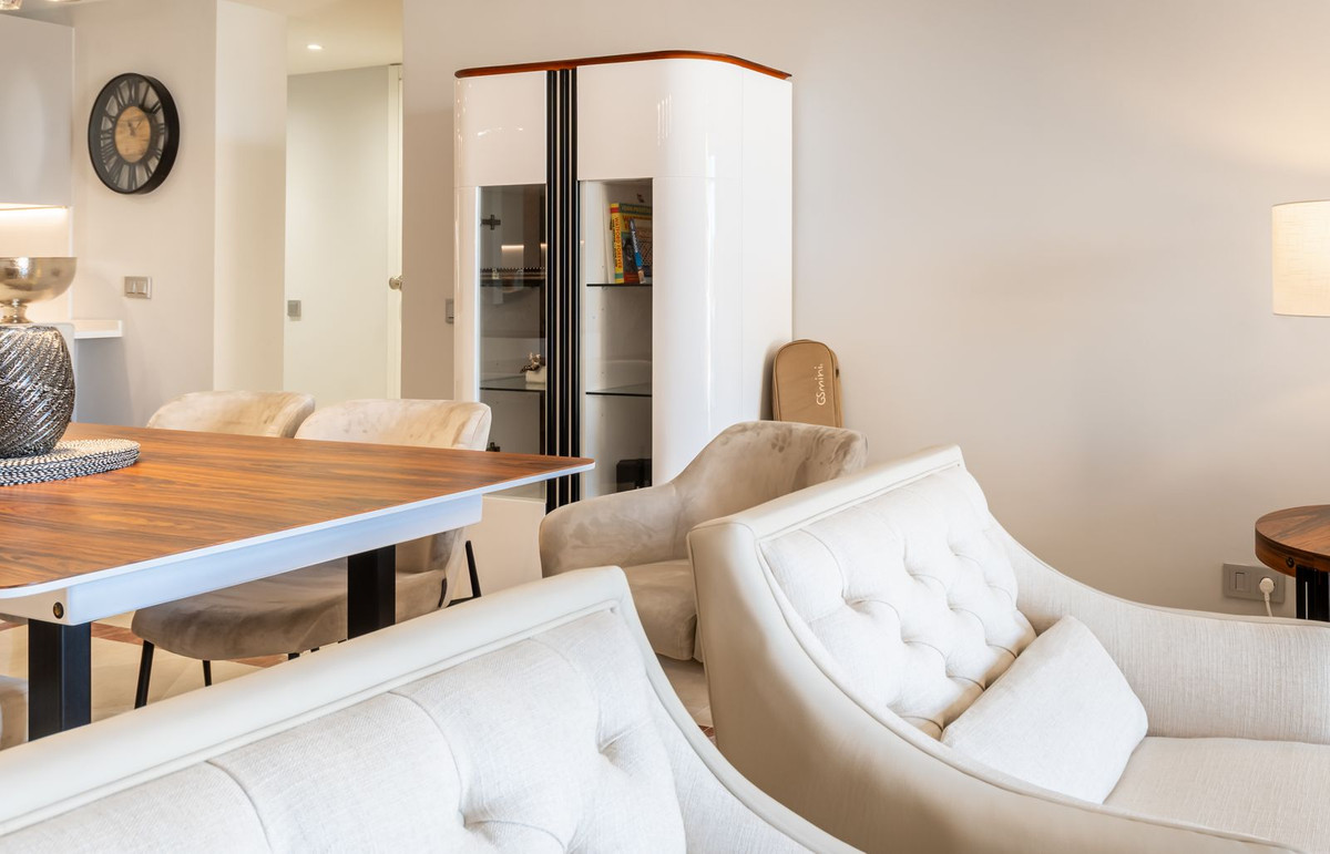 3 Bed, 3 Bath, ApartmentFor Sale, Atalaya, Malaga