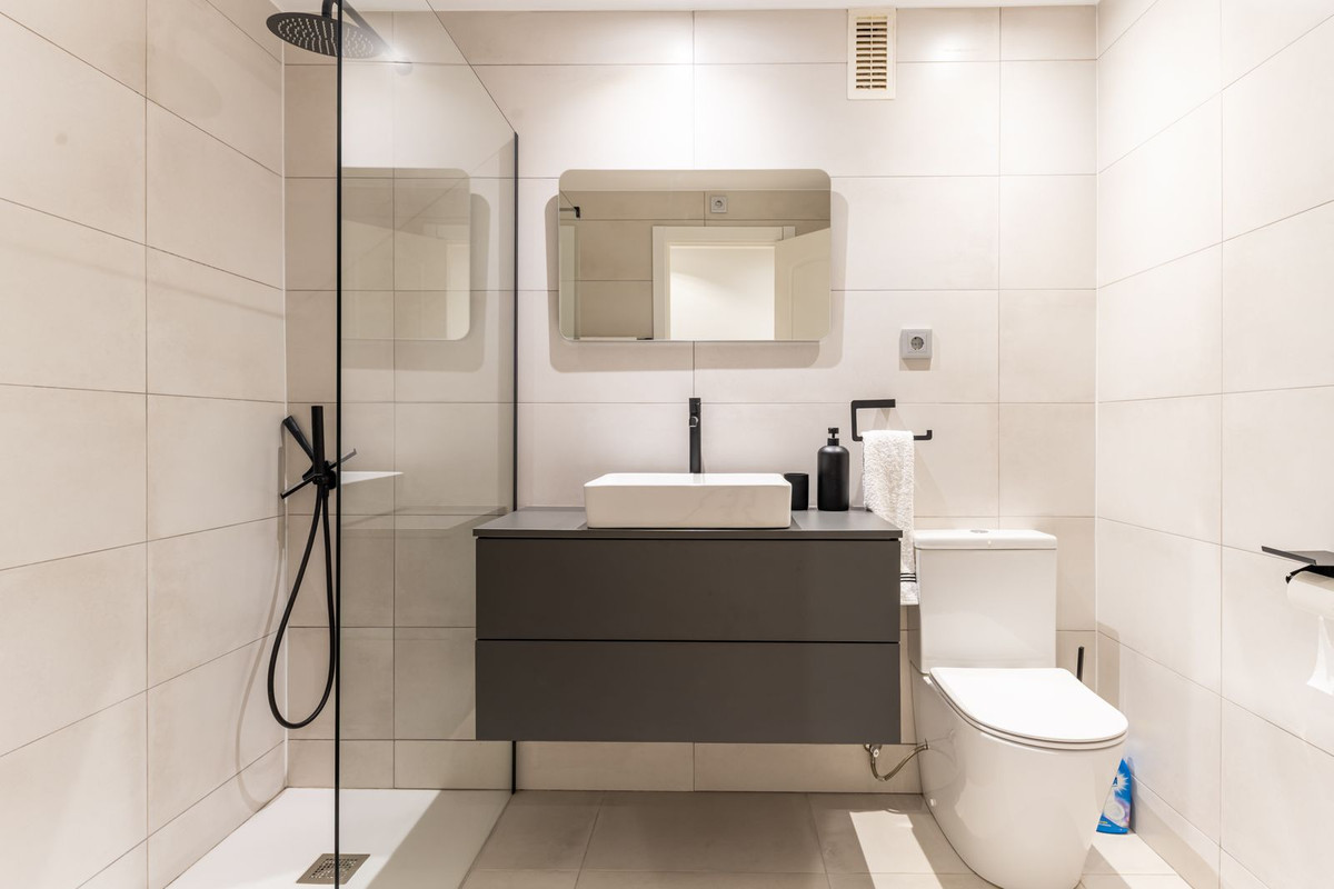 3 Bed, 3 Bath, ApartmentFor Sale, Atalaya, Malaga