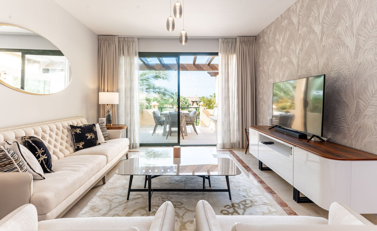 3 Bed, 3 Bath, ApartmentFor Sale, Atalaya, Malaga