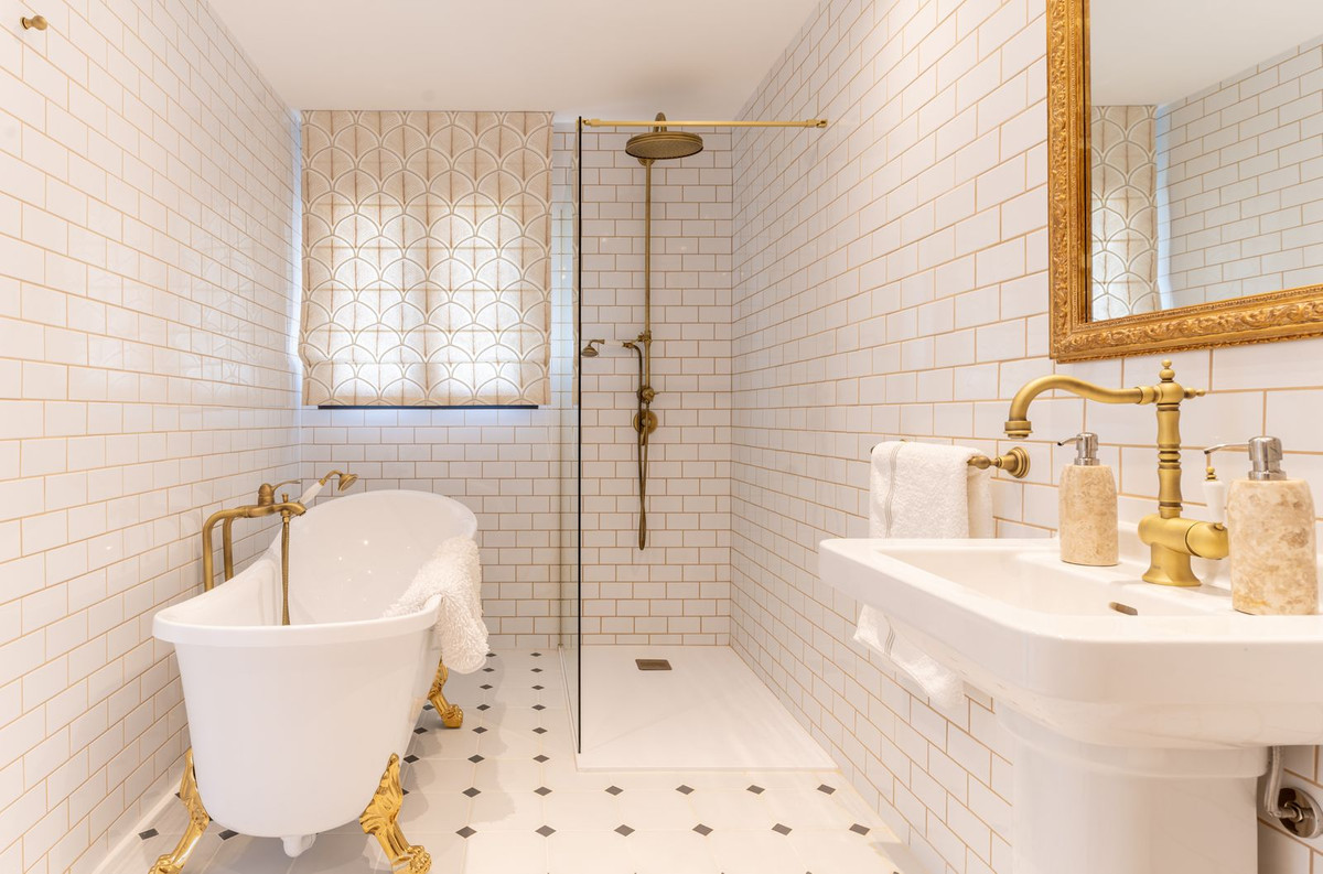 3 Bed, 3 Bath, ApartmentFor Sale, Atalaya, Malaga