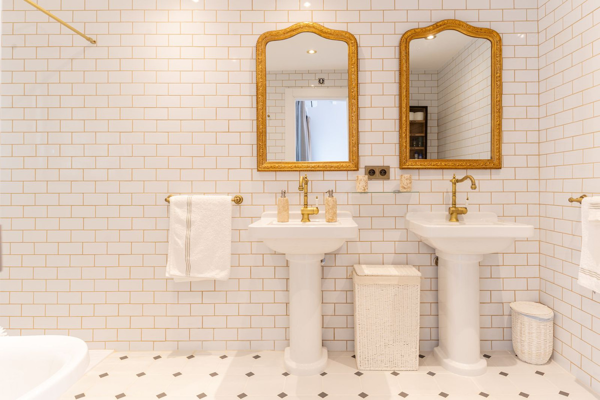 3 Bed, 3 Bath, ApartmentFor Sale, Atalaya, Malaga