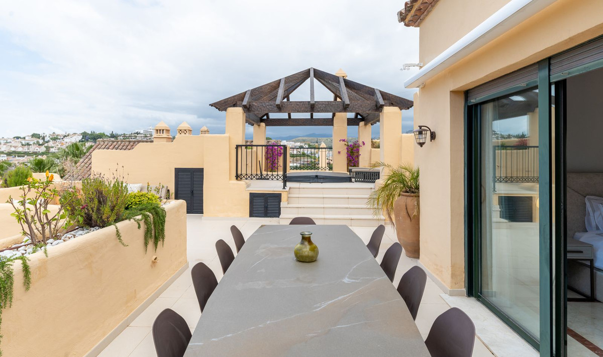 3 Bed, 3 Bath, ApartmentFor Sale, Atalaya, Malaga