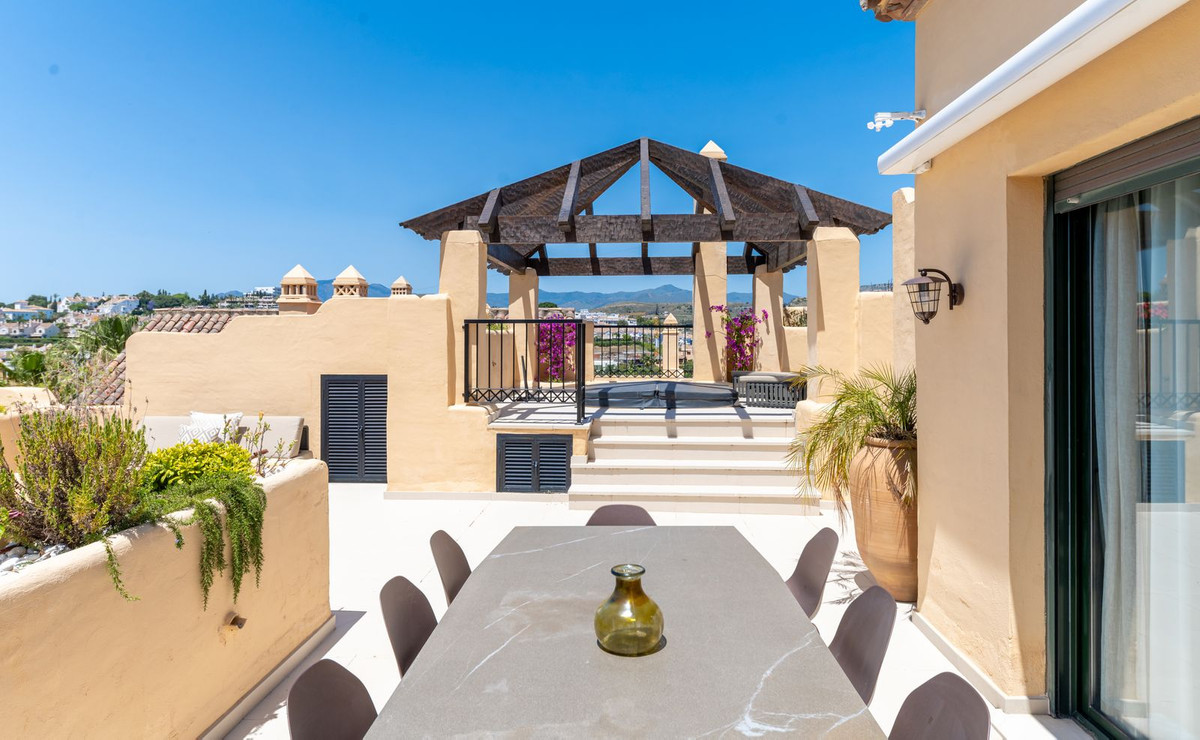 3 Bed, 3 Bath, ApartmentFor Sale, Atalaya, Malaga