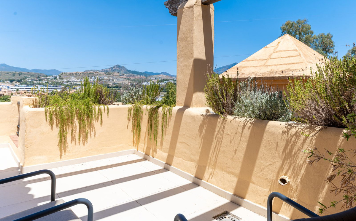 3 Bed, 3 Bath, ApartmentFor Sale, Atalaya, Malaga