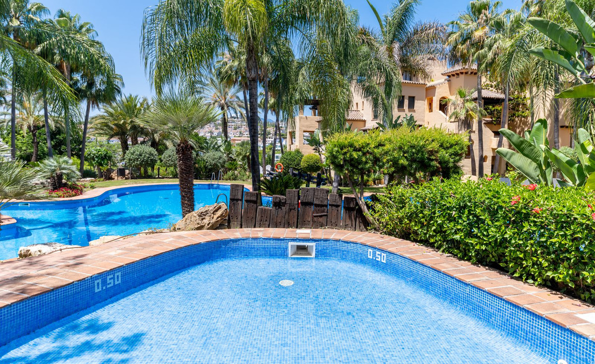 3 Bed, 3 Bath, ApartmentFor Sale, Atalaya, Malaga