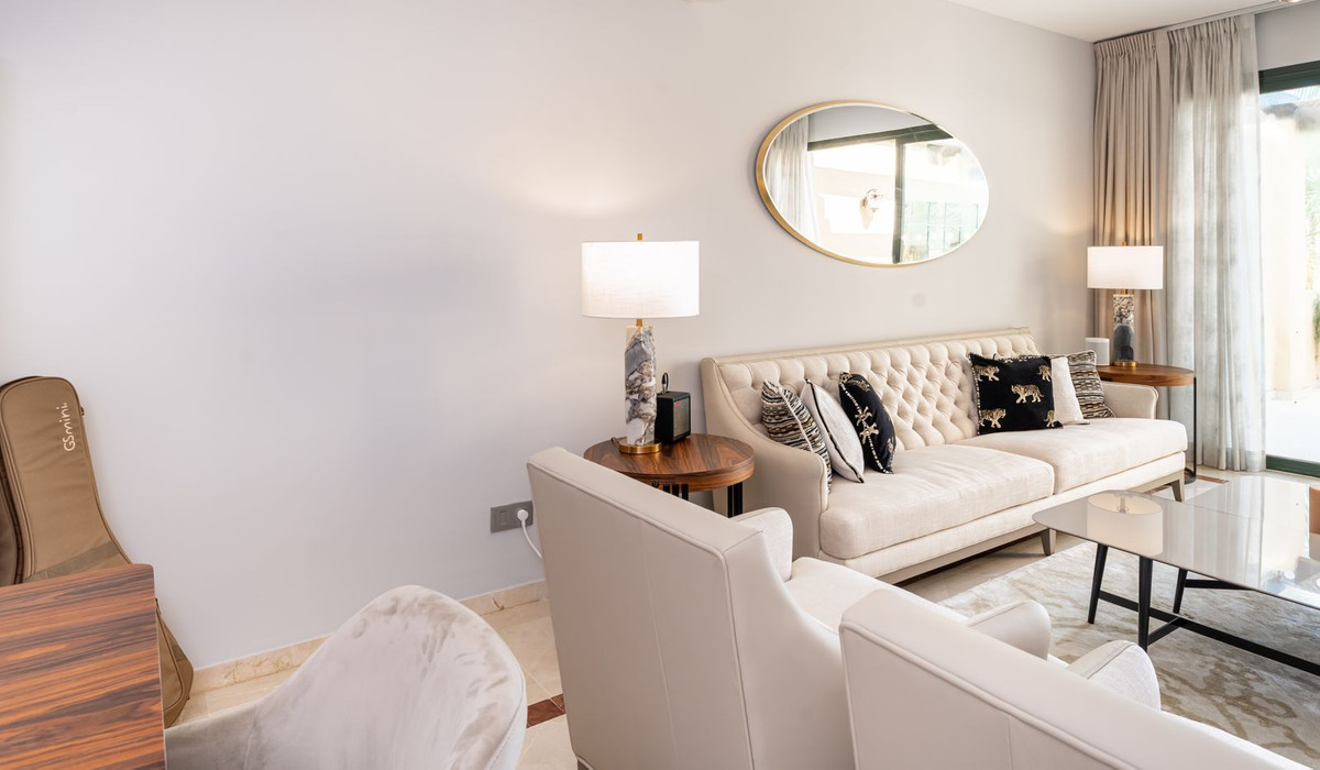 3 Bed, 3 Bath, ApartmentFor Sale, Atalaya, Malaga